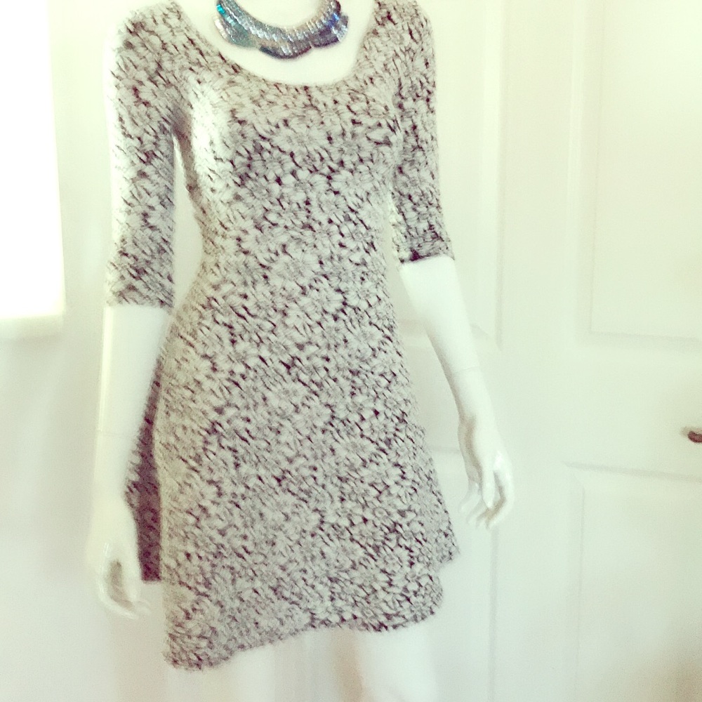 Dress flowers stretch
